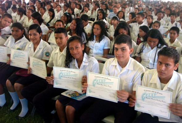 Alejan de maras a más de dos mil escolares en Atlántida