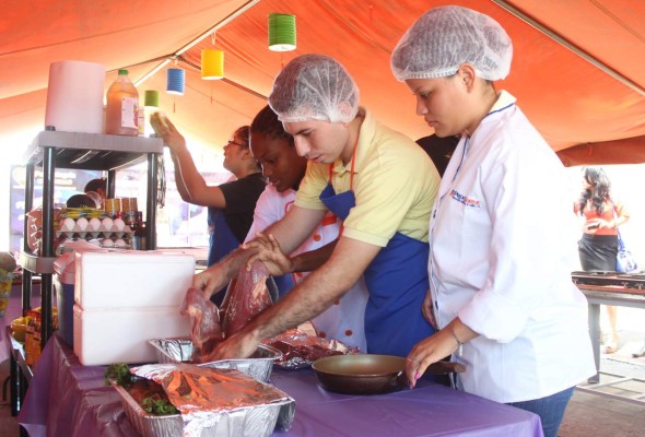 'Si lo puedes soñar, lo puedes hacer” motiva a la juventud sampedrana