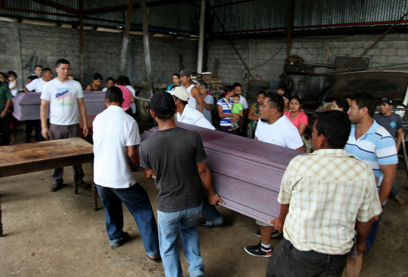 Consternación en La Masica por asesinato de padre e hijo