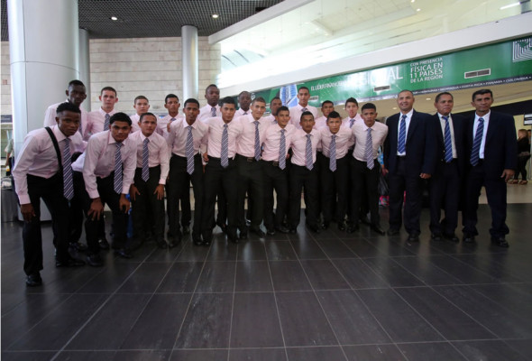 La Sub-17 de Honduras viajó a prepararse a España para el Mundial