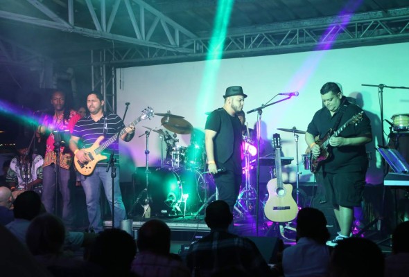 Vibrante homenaje a Guillermo Anderson