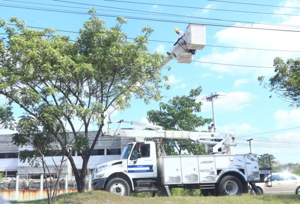 Más de 70,000 lempiras deben invertir en lámparas