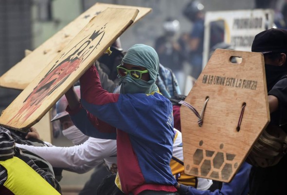 Oposición venezolana mantendrá protestas tras Constituyente