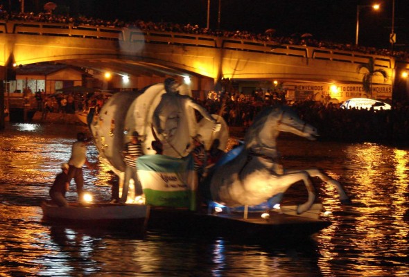 Porteños preparan la Noche Veneciana