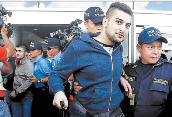 Detienen a cinco sirios con pasaportes griegos robados