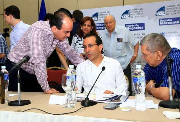 Gobierno agilizará devolución de excesos en cobro del 1.5%