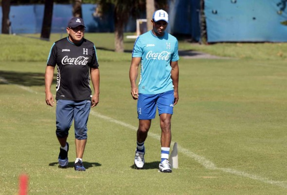 Suárez ya tendría su once titular para enfrentar a Inglaterra