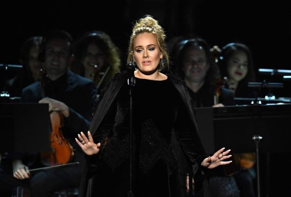 Adele se corona como reina de los Grammy 2017