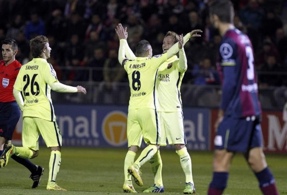 El Barça arrolló contundencia al Huesca y dejó sentenciado el pase