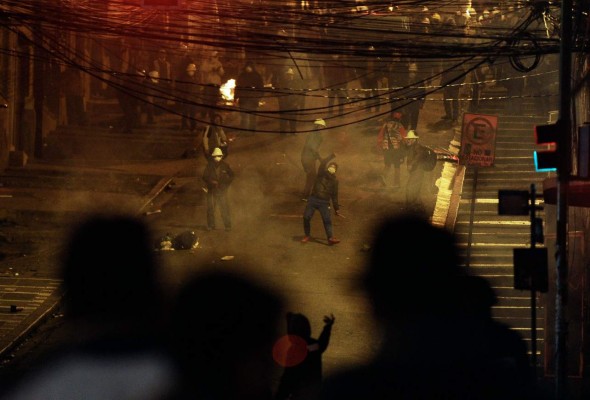 Incendian casa de hermana de Evo Morales y de otros dos gobernadores