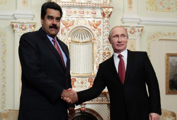 Putin pide a Maduro resolver 'dentro de la legalidad' la crisis de Venezuela