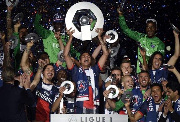 El PSG finaliza la temporada goleando y celebrando con el título