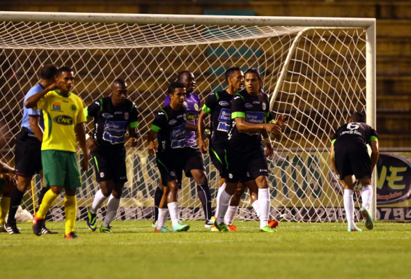 El Parrillas One hizo un buen negocio contra el Marathón