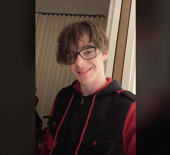 Según Ricly Martin, Valentino pasa sus días frente a una pantalla porque quiere ser el mejor YouTuber del mundo. De hecho tiene su cuenta de tik tok donde comparte muchas cosas de su vida, entre ellas que habla inglés y español a la perfección. Su usuario es @Tigamingno8