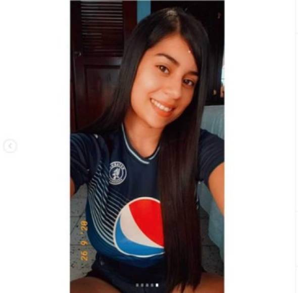 Alejandra Ruiz es hincha confesa del Motagua y siempre muestra su apoyo al conjunto azul.