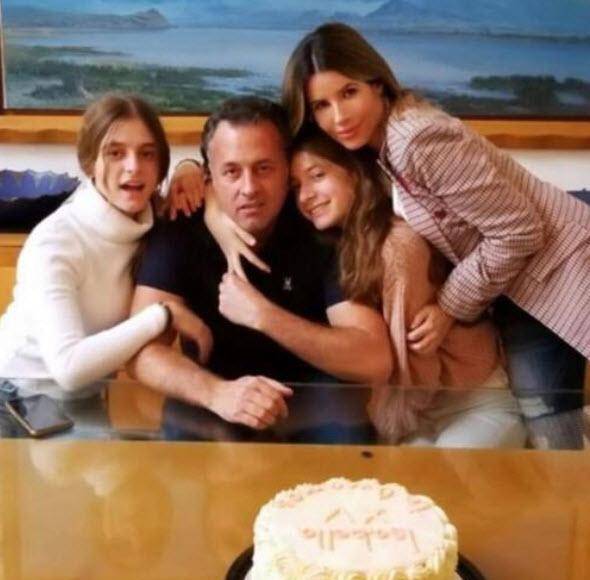 Ernesto Zedillo Jr., por su parte, es un conocido empresario y figura pública en México. Hijo del ex presidente de México, Ernesto Zedillo, ha mantenido un perfil relativamente bajo en los últimos años. Abandonó a la actriz Erika Buenfil estando embarazada para casarse con la periodista Rebeca Sáenz el 8 de enero de 2005. Con ella procreó dos hijas, Isabella y Victoria.