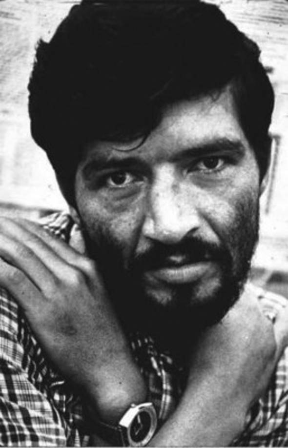 El Monstruo de Los Andes”<br/><br/>Pedro Alonso López es un asesino en serie colombiano llamado “El Monstruo de Los Andes”. En 1980, tras ser capturado en Ecuador, confesó el asesinato de más de 300 niñas y adolescentes en Colombia, Ecuador y Perú; por ello fue condenado a 16 años de cárcel. De los crímenes manifestados por López, solo se comprobaron algunos, ya que el lugar en donde supuestamente los cometió son zonas remotas y de difícil acceso.<br/><br/>En 1994 fue entregado a las autoridades colombianas. Tras estar recluido durante cuatro años en un hospital psiquiátrico, es declarado sano y recupera su libertad. Medios locales creen que “El Monstruo de Los Andes” sigue operando, ya que sean encontrado victimas cuya muerte es similar a su forma de operar.