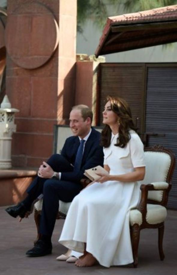 Catalina ha recibido varias críticas en los medios británicos por 'olvidar hacerse un pedicure' antes de viajar a India.