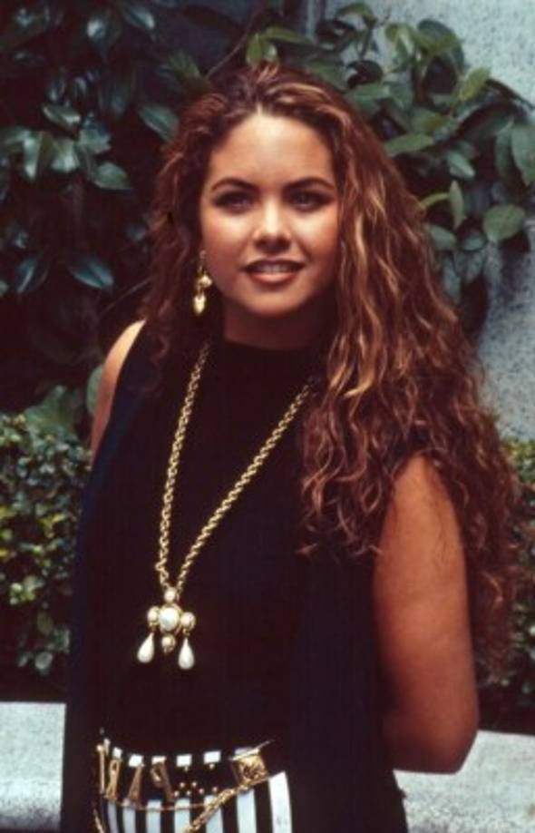 'Hoy en día, la oportunidad de estar en el escenario de La Voz Kids es un regalo increíble y yo pienso que disfrutar de su ingenuidad y espontaneidad es lo más increíble y divertido', señaló la artista. <br/><br/>Los fans del programa están muy contentos de que Lucero, quien comenzó su carrera desde muy pequeña, sea una de las coach de esta emisión que comenzó el pasado fin de semana.