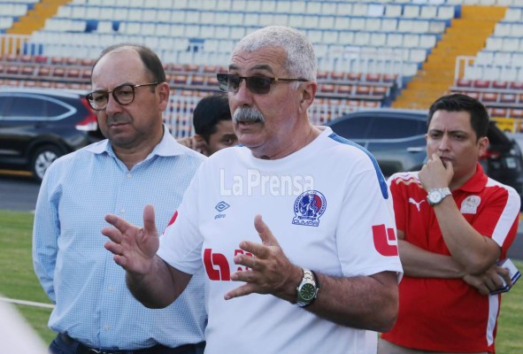 Manuel Keosseián no pudo dirigir frente al Real España