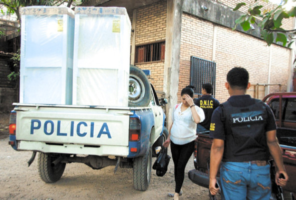 Incautan productos de furgones asaltados