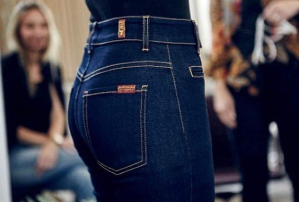 La modelo de los glúteos perfectos según la industria de los jeans