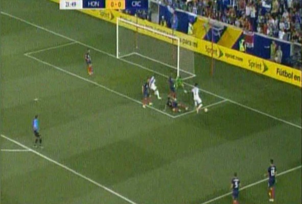 Video: Félix Crisanto y su increíble fallo ante Costa Rica