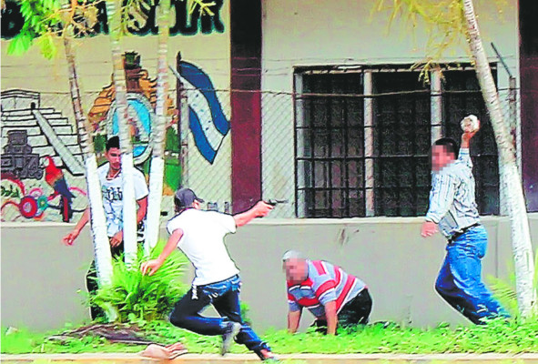 Hondureños se juegan la vida contra delincuentes