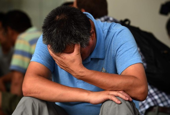 Hallan nuevos restos de asientos y ventanas del avión