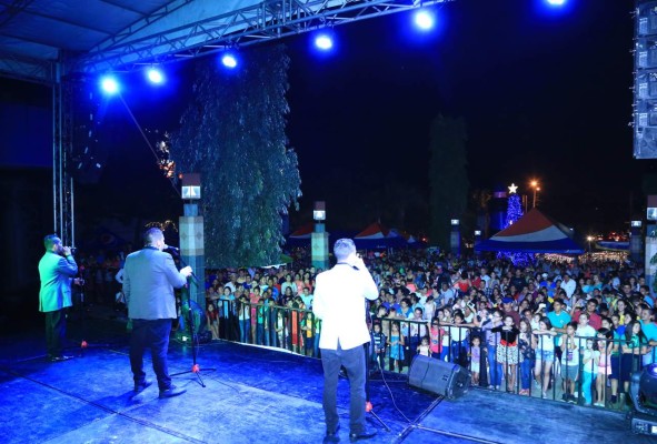 Show de Banpaís reúne a 3,000 personas