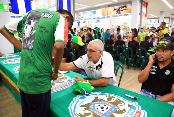 Marathón se deja querer por su afición