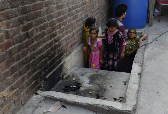 Mujer quema viva a su hija por elegir con quien casarse &nbsp;&nbsp;