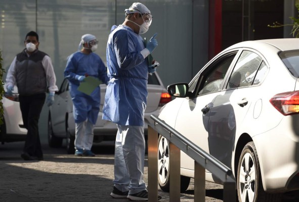 Ciudad de México acentúa medidas contra coronavirus y ordena cierre de comercios