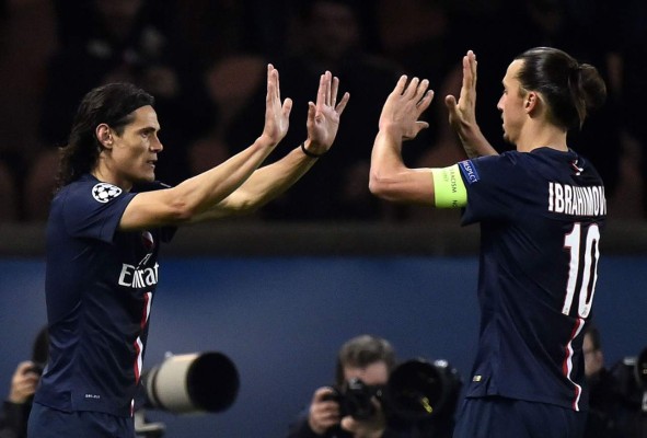 Cavani e Ibrahimovic mantienen al PSG al frente del grupo