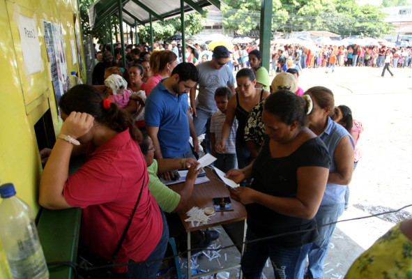 'Se debe celebrar trabajando para sacar adelante el país”