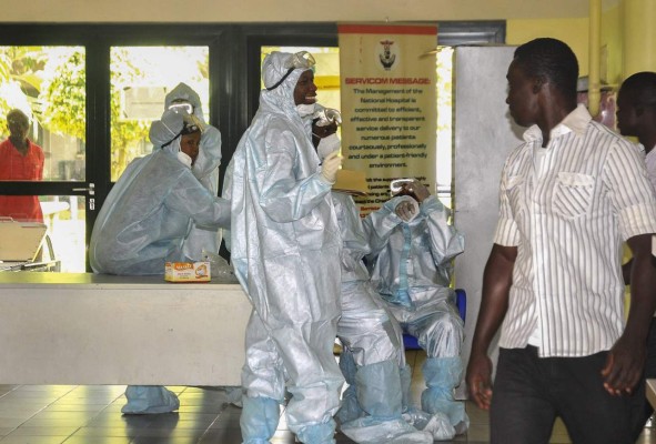 Científicos: curandero habría causado el actual brote de ébola  