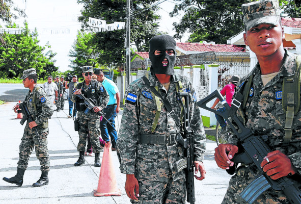 El 77% de los hondureños quiere a los militares en las calles