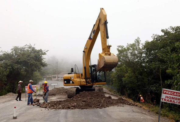 Honduras: Reparan carreteras de zonas cafetaleras