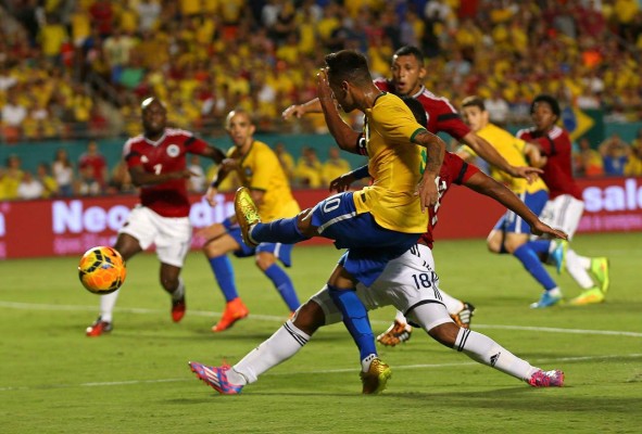 Así fue el golazo de Neymar ante Colombia