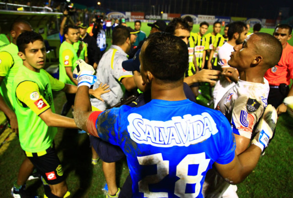 Real España va a la final y deja sin pentacampeonato al Olimpia