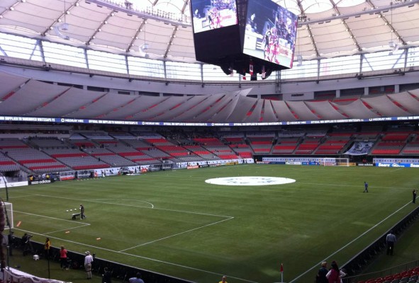 El inmueble tiene un aforo para 54 mil espectadores.