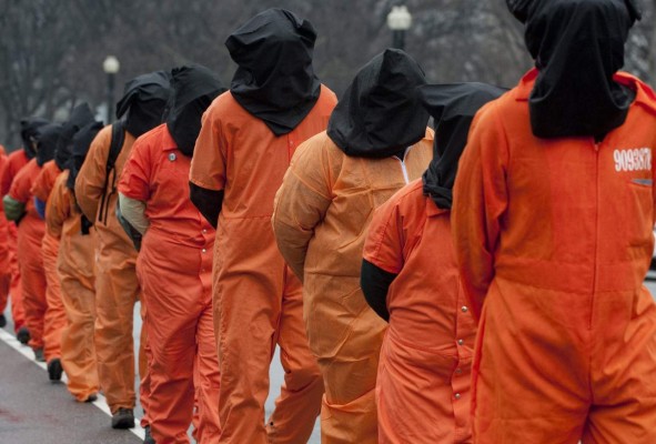 Torturas de la CIA: alimentación rectal y otros métodos crueles