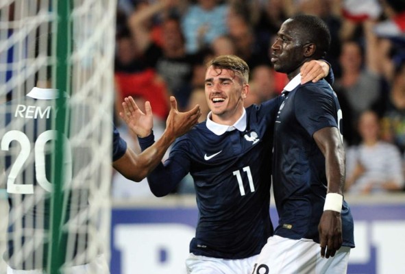 Benzema hace olvidar la ausencia de Ribéry y mete miedo a Honduras