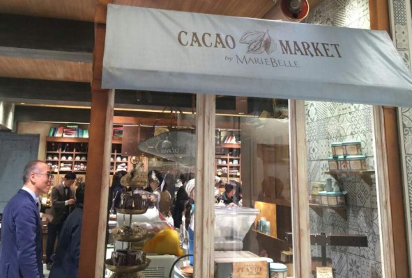 Hondureña Maribel Lieberman inaugura segunda tienda de chocolates en Japón
