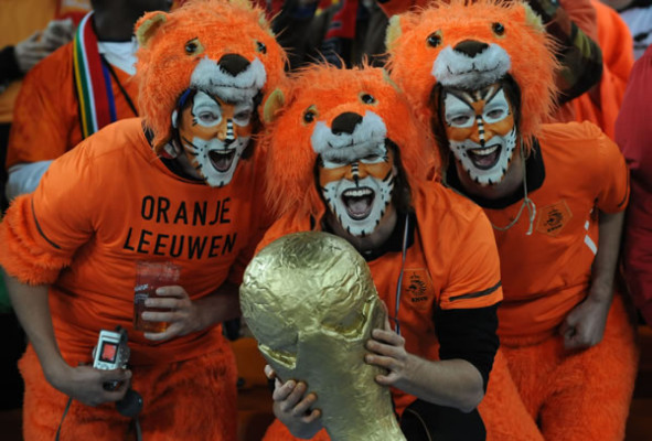Fanáticos de la Furia Roja y la Naraja Mecánica