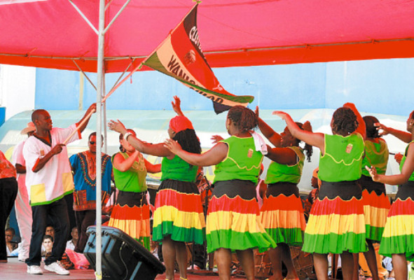 Garífunas festejaron sin olvidar sus múltiples carencias