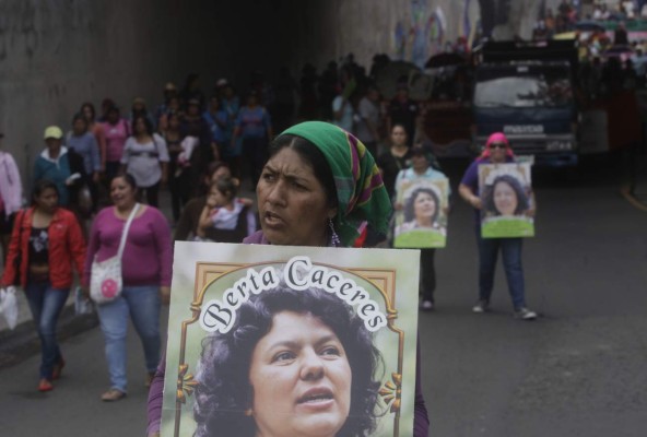 Fiscalía incauta documentos en relación a caso Berta Cáceres