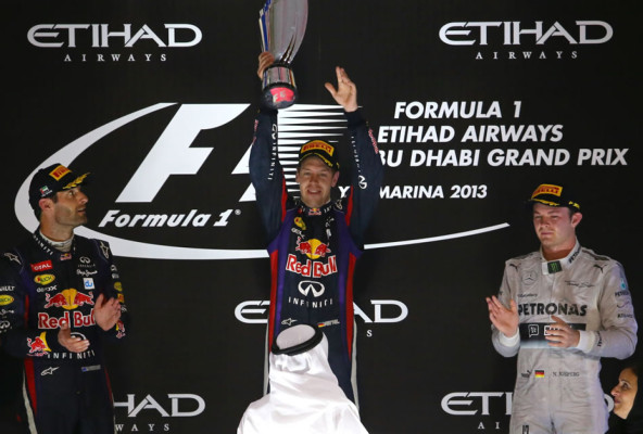 Vettel exhibe su poderío en Abu Dabi con su séptima victoria consecutiva