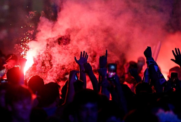 Italianos celebran con euforia la conquista de la Eurocopa