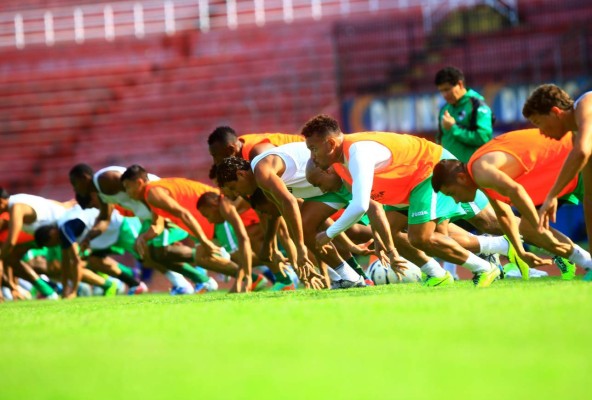 Marathón acelera para pelear el título en Honduras